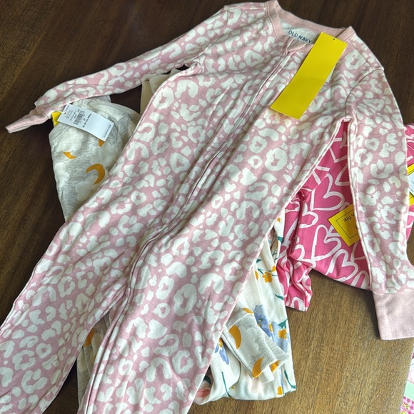 NWT Old Navy 4pc Kids Pajama Set - Pink, White, Yellow, Blue - Picture 2 of 10